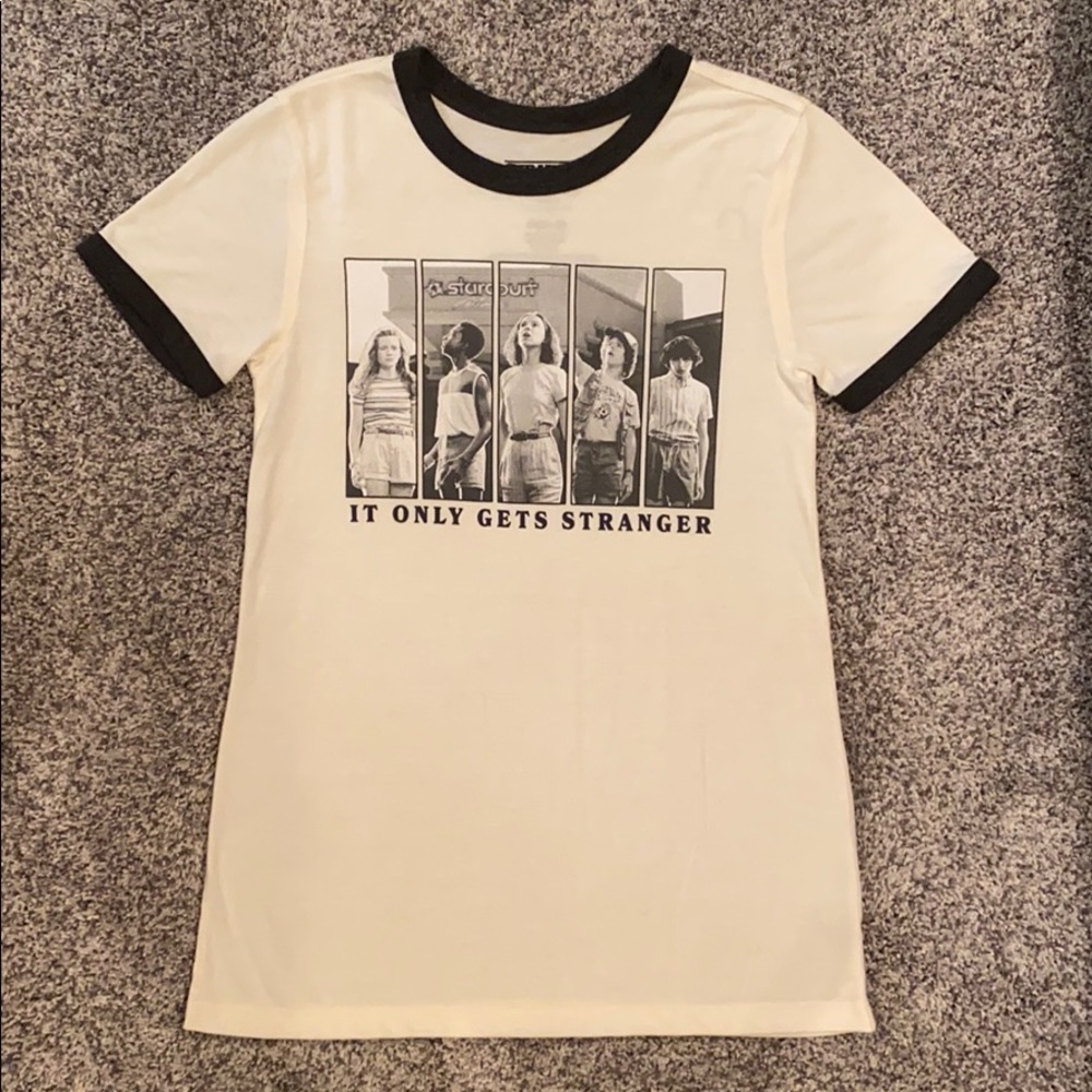 Stranger Things T-shirt size Small (3-5)